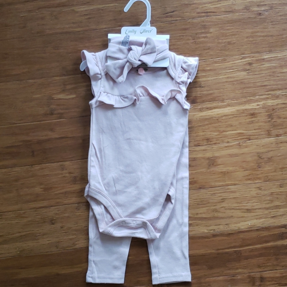 NWT Baby Girls Outfit 6-9 Months